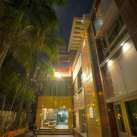 Q Saina S K Regency Rishikesh Hotell Eksteriør bilde