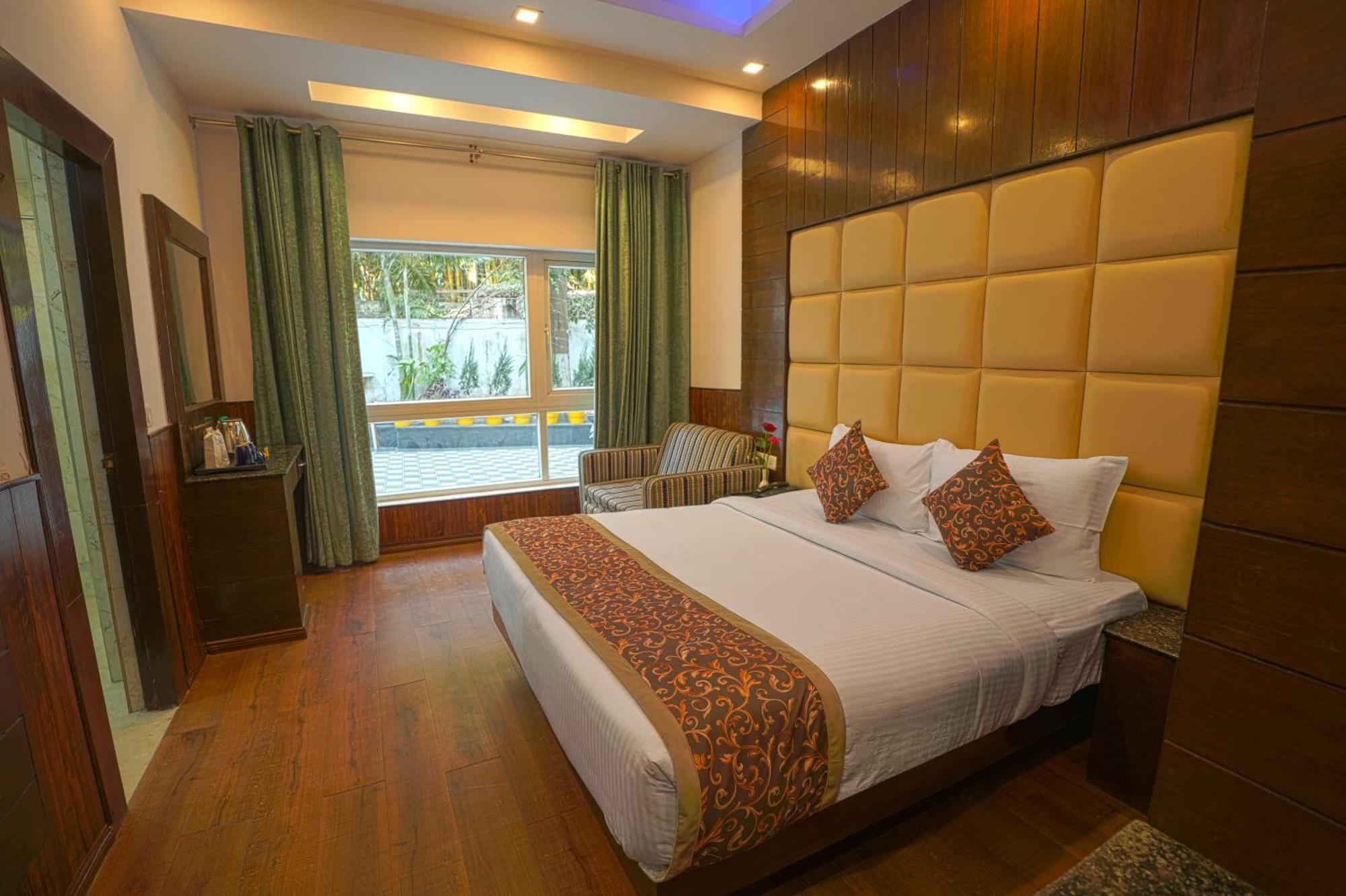Q Saina S K Regency Rishikesh Hotell Eksteriør bilde