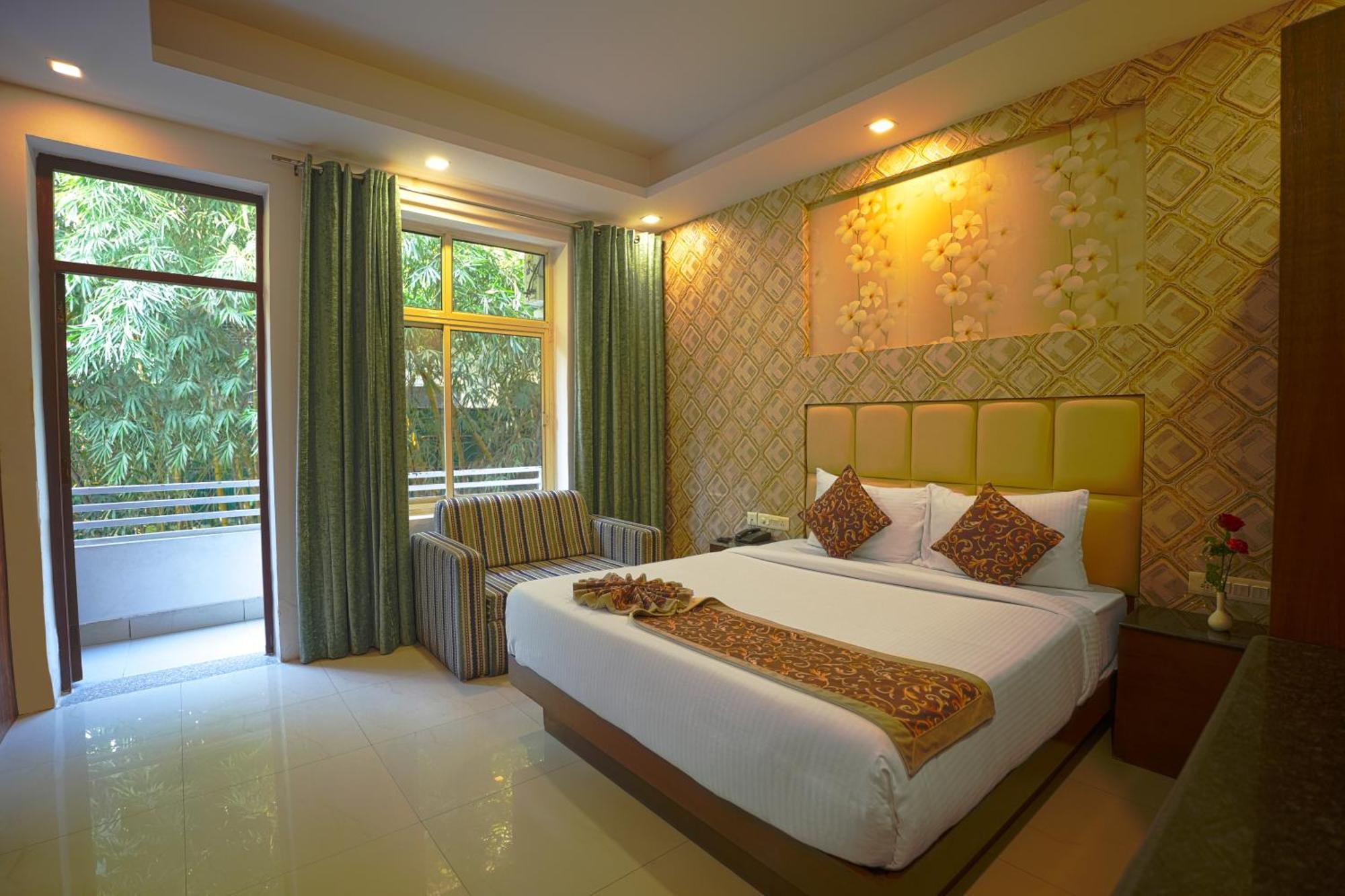 Q Saina S K Regency Rishikesh Hotell Eksteriør bilde